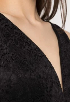 Wal G V Neck Skater - Cocktailjurk - Black -Wal G. f1e7f61f5f35401aaccb70c3a8fc9a3d