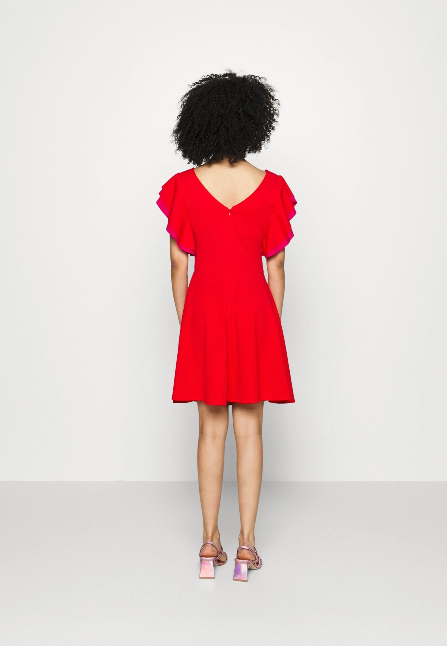 Max Ruffle Skater - Cocktailjurk - Red/Fuchsia 3 Max Ruffle Skater - Cocktailjurk - Red/Fuchsia - Afbeelding 3