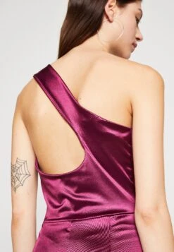 Wal G Stoey One Shoulder Maxi - Jerseyjurk - Plum -Wal G. fd2fcbb797364bd3b5790fb6e567051e