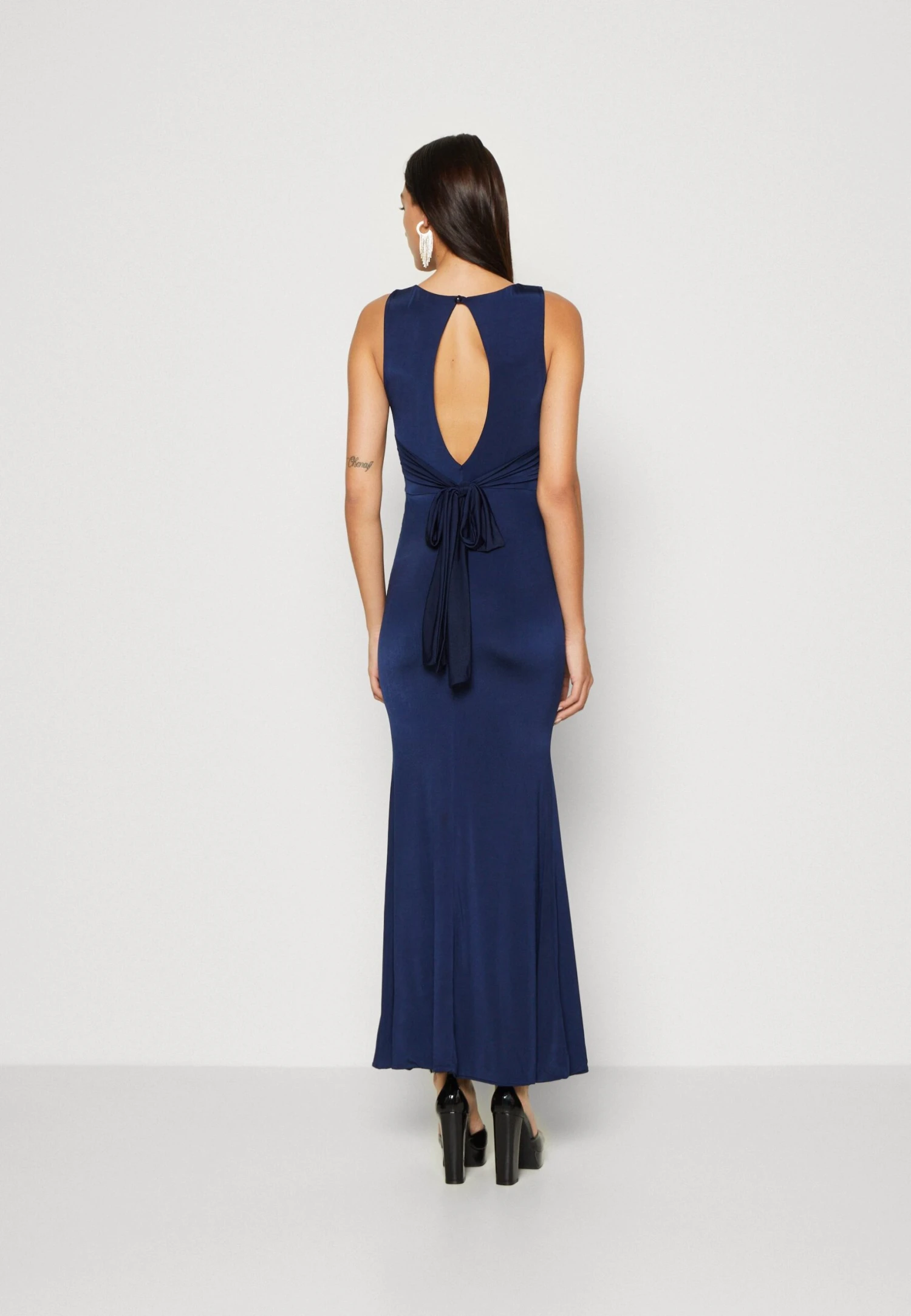 Wal G Becky Open Back Maxi - Jerseyjurk - Navy Blue 3 Wal G Becky Open Back Maxi - Jerseyjurk - Navy Blue - Afbeelding 3