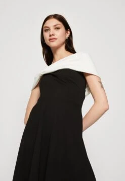 Wal G Alia Off Shoulder Skater - Cocktailjurk - Black/White 9 Wal G Alia Off Shoulder Skater - Cocktailjurk - Black/White -Wal G. ffaaffefad8b42c1861adb4787c14027